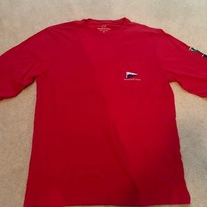 Men’s M VINEYARD VINES long sleeve t-shirt